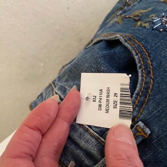 TALL 34.5" Inseam Driftwood Jeans Embroidered Farrah Flare Wide Leg New Tags 29 - Picture 5 of 8